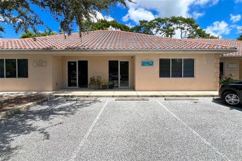 Propiedad comercial en venta en Bradenton, Florida, 141.68 m2 № 1917823 - foto 1