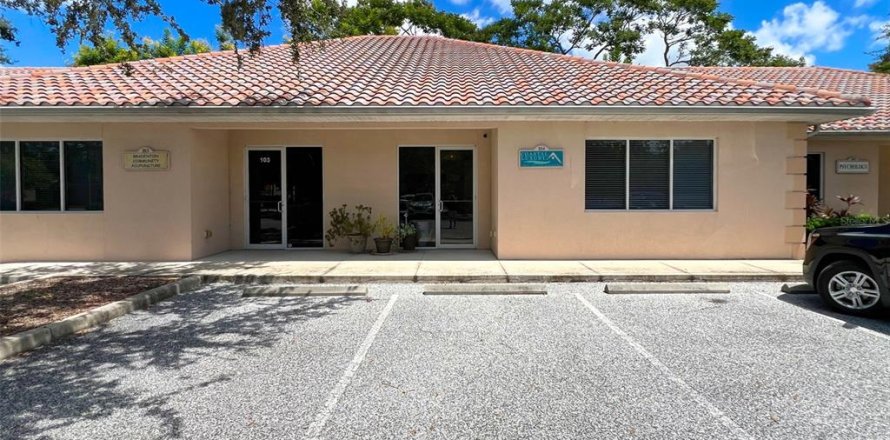 Propiedad comercial en Bradenton, Florida 141.68 m2 № 1917823