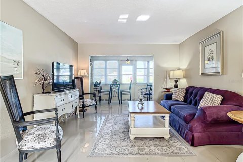 Condo in Saint Petersburg, Florida, 1 bedroom  № 1786869 - photo 21