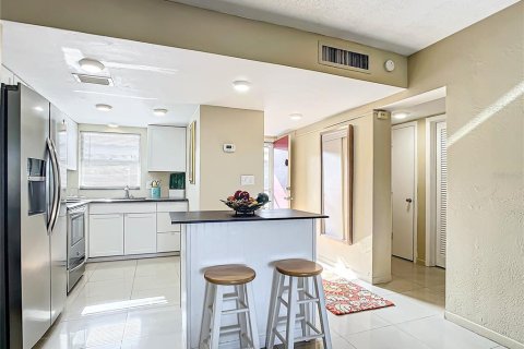 Condo in Saint Petersburg, Florida, 1 bedroom  № 1786869 - photo 17