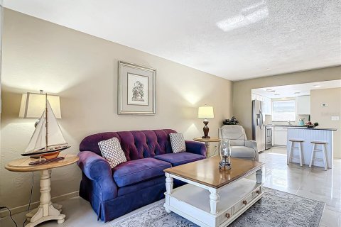 Condo in Saint Petersburg, Florida, 1 bedroom  № 1786869 - photo 24