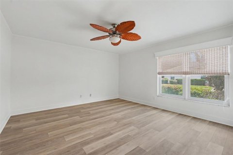 Copropriété à vendre à Seminole, Floride: 2 chambres, 120.77 m2 № 2258286 - photo 4