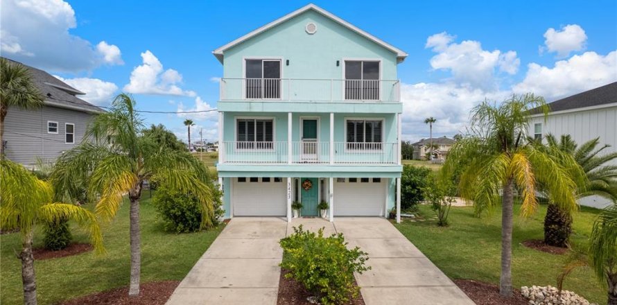 Villa ou maison à Hernando Beach, Floride 3 chambres, 183.57 m2 № 2412624
