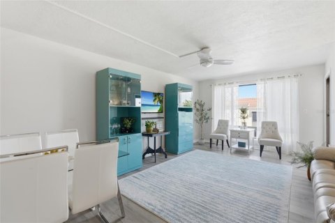 Condo in Punta Gorda, Florida, 1 bedroom  № 2197695 - photo 5
