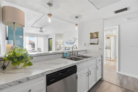 Condo in Punta Gorda, Florida, 1 bedroom  № 2197695 - photo 14