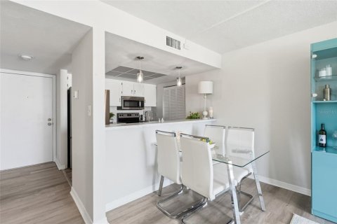 Condo in Punta Gorda, Florida, 1 bedroom  № 2197695 - photo 13