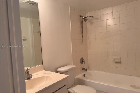 Apartment in Homestead, Florida 3 bedrooms, 98.48 sq.m. № 1975102 - photo 7