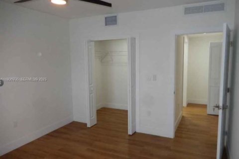 Apartment in Miami, Florida 1 bedroom, 60.39 sq.m. № 1994261 - photo 7