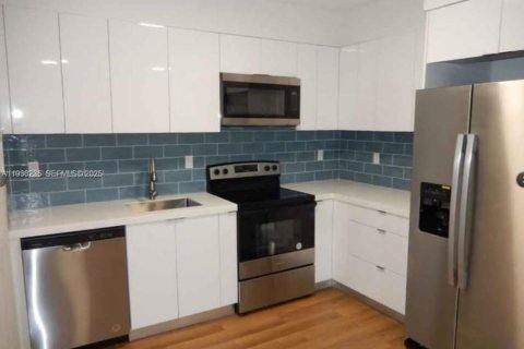 Apartment in Miami, Florida 1 bedroom, 60.39 sq.m. № 1994261 - photo 8