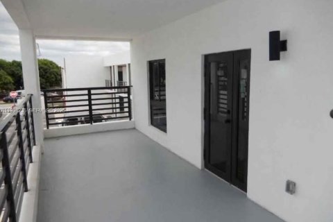 Apartment in Miami, Florida 1 bedroom, 60.39 sq.m. № 1994261 - photo 9