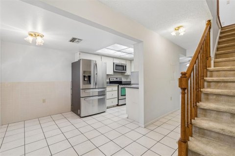 Townhouse in Largo, Florida 2 bedrooms, 115.94 sq.m. № 2203936 - photo 5