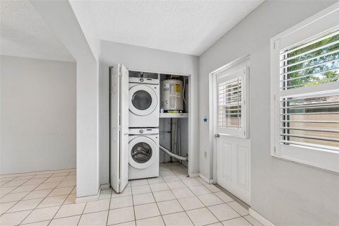 Townhouse in Largo, Florida 2 bedrooms, 115.94 sq.m. № 2203936 - photo 17