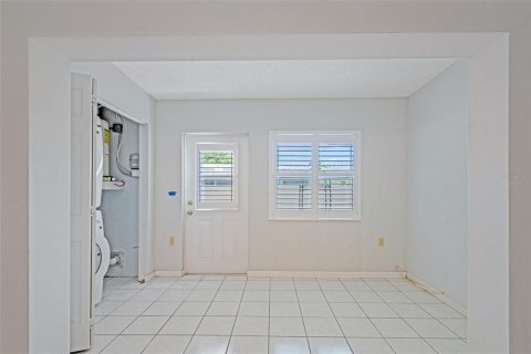 Townhouse in Largo, Florida 2 bedrooms, 115.94 sq.m. № 2203936 - photo 16