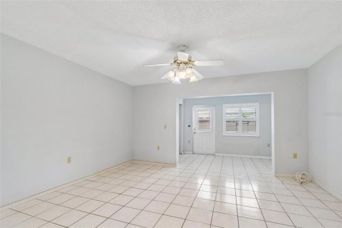Townhouse in Largo, Florida 2 bedrooms, 115.94 sq.m. № 2203936 - photo 15