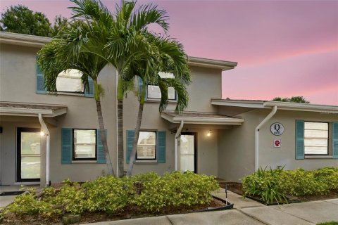 Townhouse in Largo, Florida 2 bedrooms, 115.94 sq.m. № 2203936