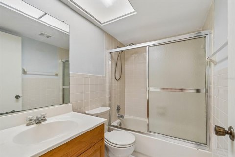 Townhouse in Largo, Florida 2 bedrooms, 115.94 sq.m. № 2203936 - photo 26