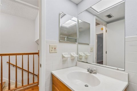 Townhouse in Largo, Florida 2 bedrooms, 115.94 sq.m. № 2203936 - photo 28