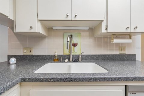 Townhouse in Largo, Florida 2 bedrooms, 115.94 sq.m. № 2203936 - photo 10