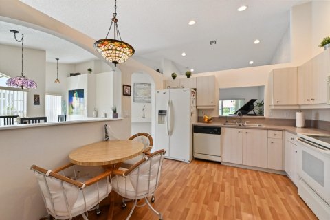 Apartment in Delray Beach, Florida 3 bedrooms, 145.86 sq.m. № 2247167 - photo 8