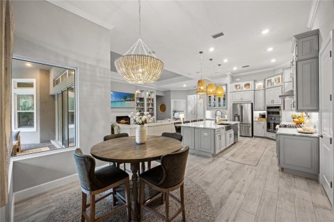 House in Sarasota, Florida 4 bedrooms, 422.8 sq.m. № 2306294 - photo 15