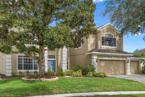 House in Ocoee, Florida 5 bedrooms, 391.68 sq.m. № 1907600 - photo 3