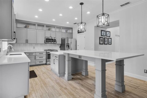 House in Ocoee, Florida 5 bedrooms, 391.68 sq.m. № 1907600 - photo 21