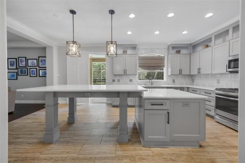 House in Ocoee, Florida 5 bedrooms, 391.68 sq.m. № 1907600 - photo 18
