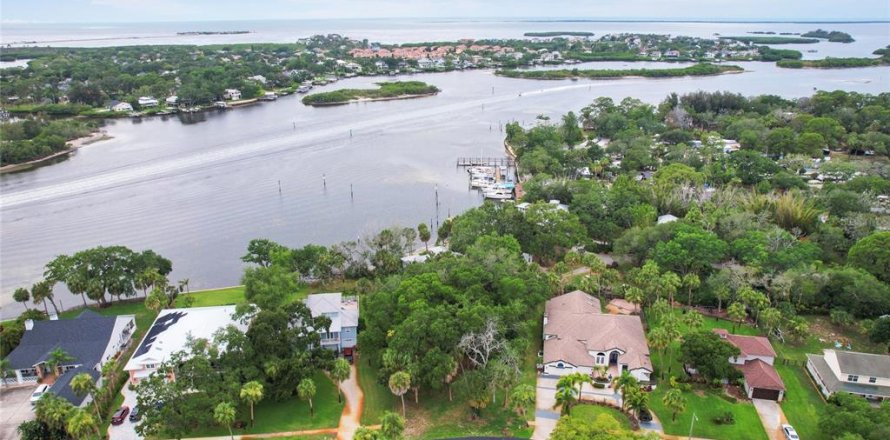Land in Tarpon Springs, Florida № 2213328