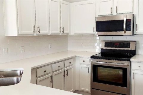 Villa ou maison à louer à Kissimmee, Floride: 4 chambres, 174.1 m2 № 2427243 - photo 5