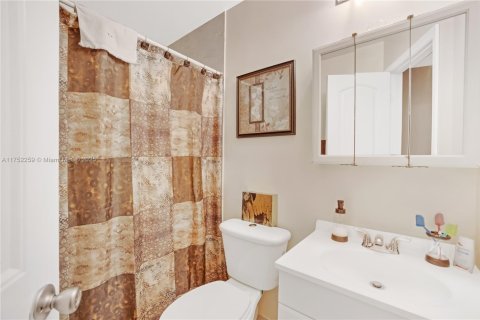 Condo in Homestead, Florida, 2 bedrooms  № 1704855 - photo 13