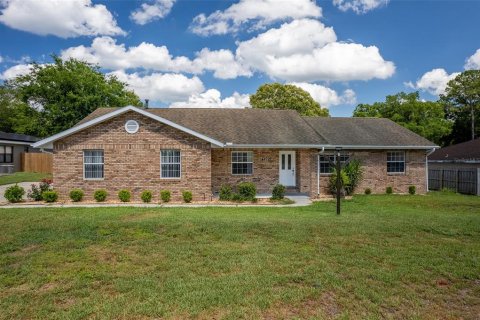 House in Ocala, Florida 3 bedrooms, 191.1 sq.m. № 1767107 - photo 1