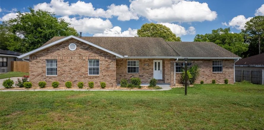 House in Ocala, Florida 3 bedrooms, 191.1 sq.m. № 1767107