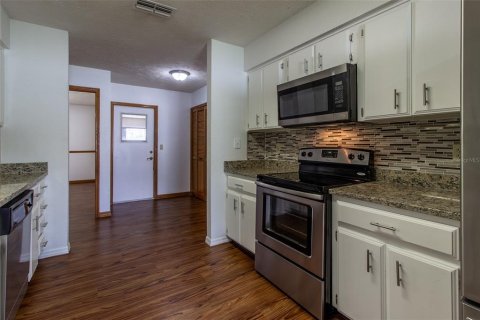 House in Ocala, Florida 3 bedrooms, 191.1 sq.m. № 1767107 - photo 24