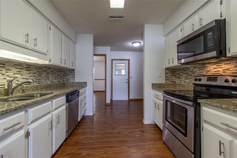 House in Ocala, Florida 3 bedrooms, 191.1 sq.m. № 1767107 - photo 22