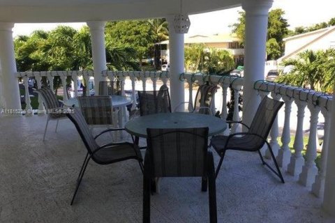 Condominio en venta en Pompano Beach, Florida, 2 dormitorios, 88.26 m2 № 1770247 - foto 15