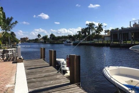Condominio en venta en Pompano Beach, Florida, 2 dormitorios, 88.26 m2 № 1770247 - foto 2