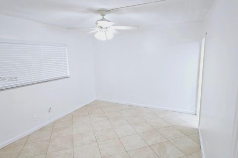 Condominio en venta en Pompano Beach, Florida, 2 dormitorios, 88.26 m2 № 1770247 - foto 10