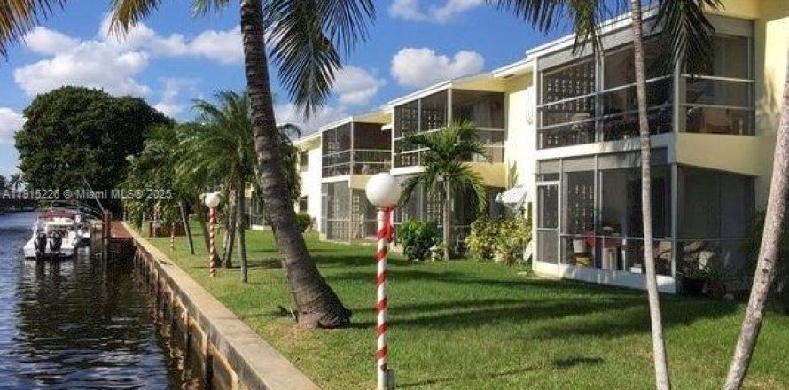 Condominio en Pompano Beach, Florida, 2 dormitorios  № 1770247