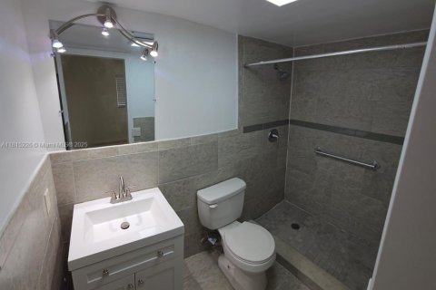 Condominio en venta en Pompano Beach, Florida, 2 dormitorios, 88.26 m2 № 1770247 - foto 9