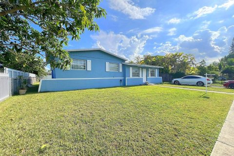 House in Homestead, Florida 3 bedrooms, 98.29 sq.m. № 1854863 - photo 2