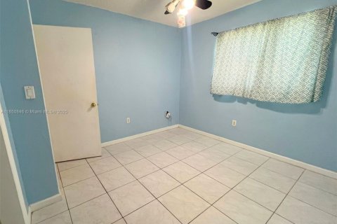 House in Homestead, Florida 3 bedrooms, 98.29 sq.m. № 1854863 - photo 17