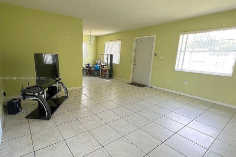 House in Homestead, Florida 3 bedrooms, 98.29 sq.m. № 1854863 - photo 7
