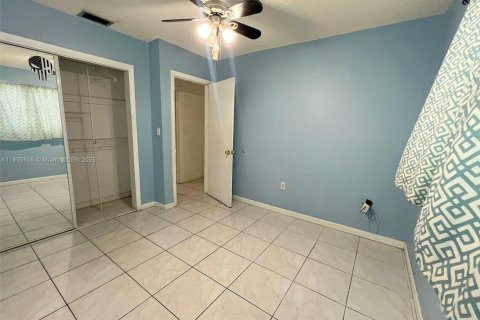 House in Homestead, Florida 3 bedrooms, 98.29 sq.m. № 1854863 - photo 18