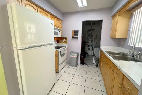 House in Homestead, Florida 3 bedrooms, 98.29 sq.m. № 1854863 - photo 11
