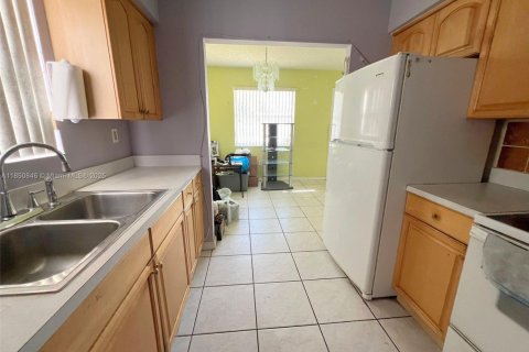 House in Homestead, Florida 3 bedrooms, 98.29 sq.m. № 1854863 - photo 12
