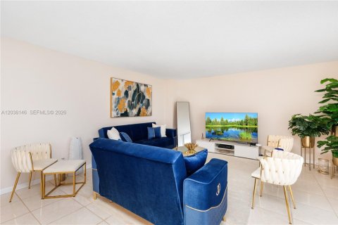 Купить кондоминиум в Халландейл-Бич, Флорида 2 спальни, 121.89м2, № 2173015 - фото 5