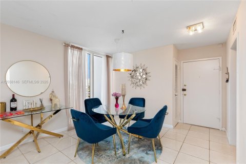 Купить кондоминиум в Халландейл-Бич, Флорида 2 спальни, 121.89м2, № 2173015 - фото 2
