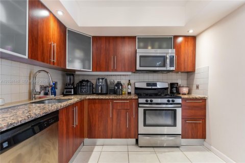 Купить кондоминиум в Халландейл-Бич, Флорида 2 спальни, 121.89м2, № 2173015 - фото 12