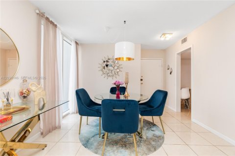 Купить кондоминиум в Халландейл-Бич, Флорида 2 спальни, 121.89м2, № 2173015 - фото 8