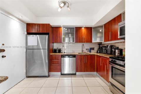 Купить кондоминиум в Халландейл-Бич, Флорида 2 спальни, 121.89м2, № 2173015 - фото 9